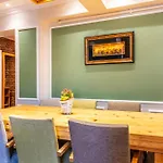 Aparthotel Maniz 3*