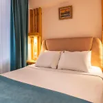 Aparthotel Maniz