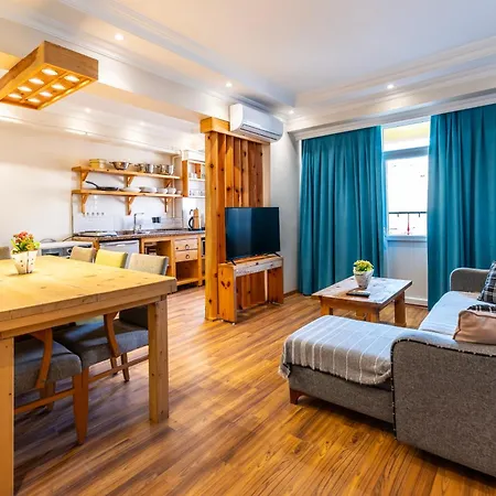Maniz Apartmanhotel 3*