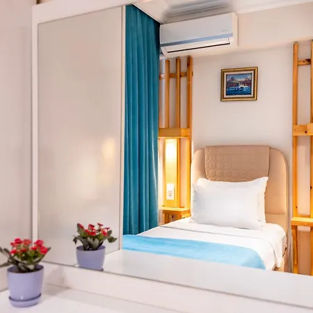 Maniz Apartmanhotel 3*