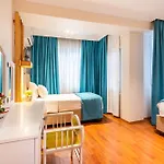 Maniz Lejlighedshotel 3*