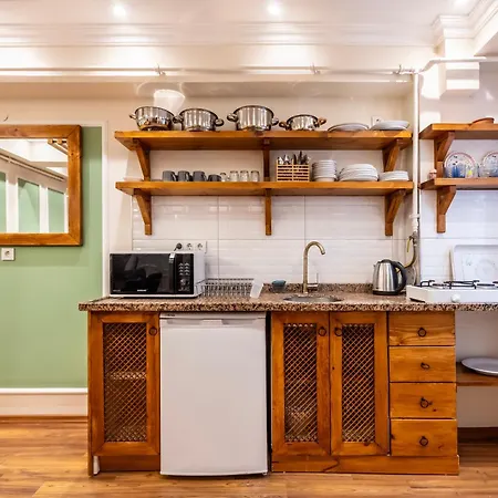 Maniz Hotel apartamentowy 4*